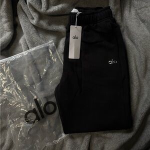 Alo Black Straight Pant